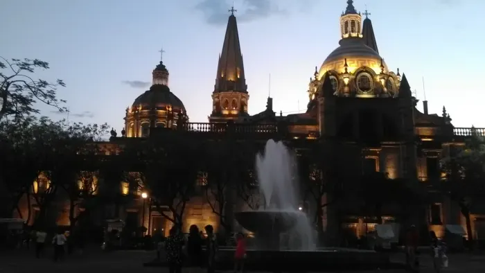 Catedral de Guadalajara y Plaza Liberación, sede del FIFA Fan Festival